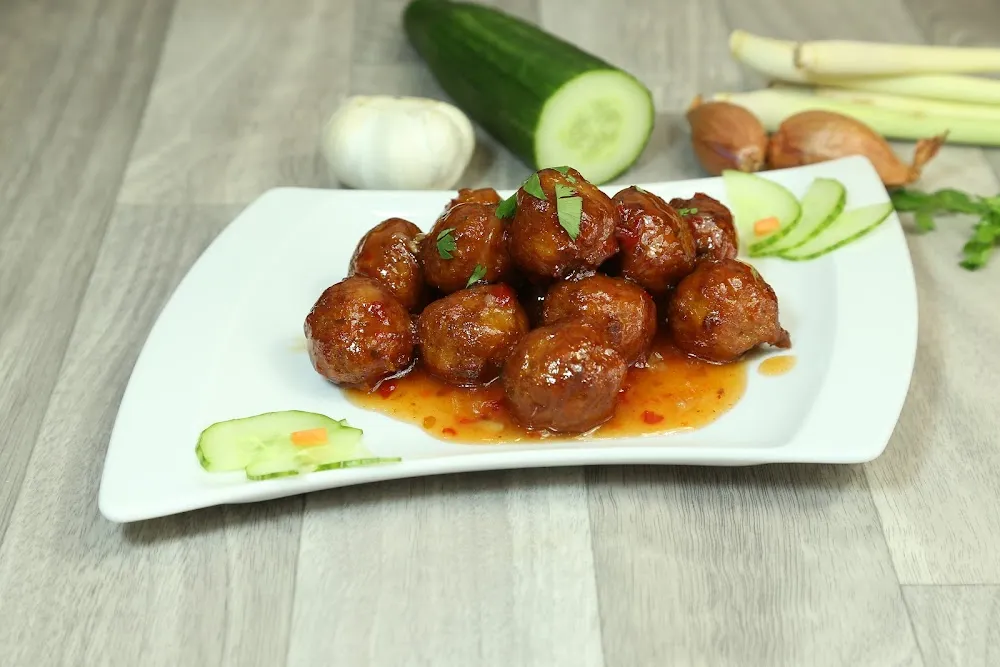 Boulettes de Poulet À la Sauce Aigre Douce